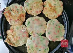 Illustration of how to make vegetable pancakes 7