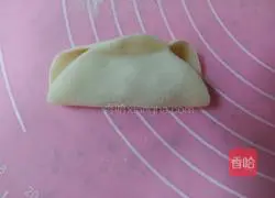 Illustration of how to make gold and silver ingot dumplings 8