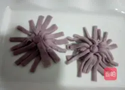 Illustration of how to make purple sweet potato and chrysanthemum steamed buns 3