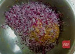 Illustration of how to make pork and onion dumplings 7