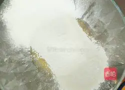 Illustration of how to make peanut and peach cake 5