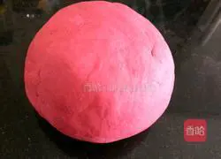 Illustration of how to make beetroot steamed buns 4