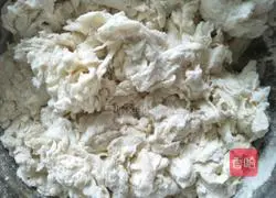 Illustration of how to make pork, cabbage and stuffed buns 4