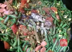 Illustration of how to make braised noodles 10