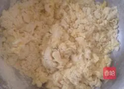 Illustration of how to make two-color threaded steamed buns 1