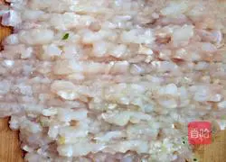 Illustration of how to make celery, dragon and fish wontons 2