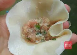 Illustration of how to make Liuye dumplings 7
