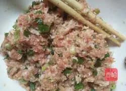 Illustration of how to make fresh meat cakes 2