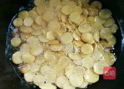 Illustration of how to make salt and pepper mung bean cake 6