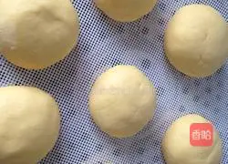 Illustration of how to make milk-flavored corn buns 9