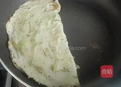 Illustration of how to make eggplant pancakes 8