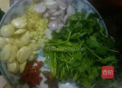 Demoli stewed fish with cakes Practice illustration 4