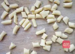 Illustration of how to make small steamed buns 6