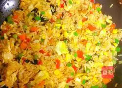 Colorful eggs Illustration of how to make fried rice 12