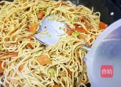 Illustration of how to make colorful fried noodles 12