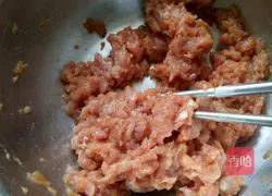 Illustration of how to make leek and pork buns 4