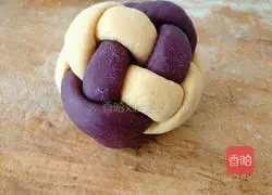 Illustration of how to make two-color hydrangea steamed buns 19