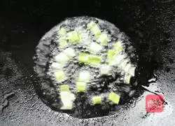 Illustration of how to make fried noodles with tomato sauce 4