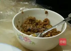 Illustration of how to make egg cake and purple potato stuffed rice with meat filling 3