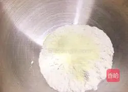 Illustration of how to make butterfly steamed buns 1