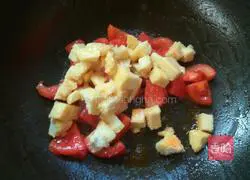 Illustration of how to make fried steamed buns with tomatoes 8