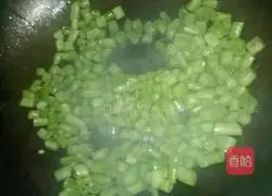 Illustration of how to make sausage meatball rice 3