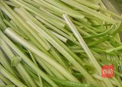 How to make delicious spinach skin and celery dumplings Illustration 14