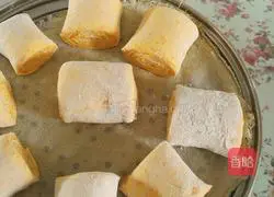 Illustration of how to make pumpkin steamed buns 5