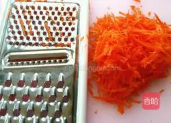 Illustration of how to make carrot and egg pancakes 2