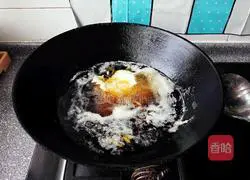 Illustration of how to make poached egg noodles 6