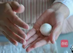 Illustration of how to make handmade black sesame glutinous rice balls 9