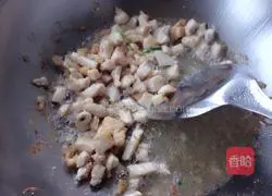 Illustration of how to make curry chicken fried rice 4