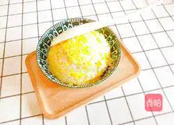 Illustration of how to make egg fried rice 10