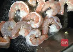 Illustration of how to make shrimp fried rice 5