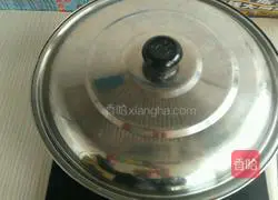 Illustration of how to make dumplings stuffed with mutton and carrot 6