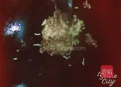 Illustration of cooking noodles with diced pork 2