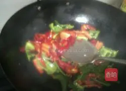 Illustration of how to make couple's set meal (double pepper noodles) 6