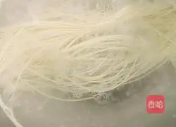 Illustration of how to make lazy noodles 1