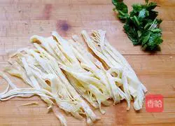 Illustration of three fresh shrimp wontons 12