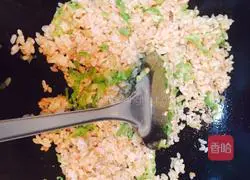 Illustration of how to make shrimp fried rice 8