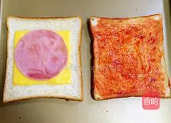 Illustration of how to make marshmallow sandwich 6