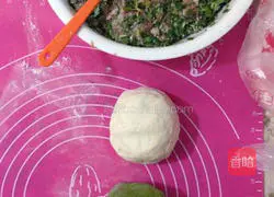 Illustration of how to make jade cabbage dumplings 1