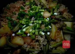 Illustration of how to make braised rice with beans and potatoes (rice cooker version) 15