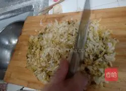 Sauerkraut Illustration of how to make stuffed dumplings 1