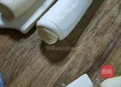Illustration of how to make sweet potato core steamed buns 3