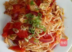 Illustration of how to make tomato and egg fried noodles 9