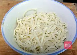 Illustration of how to make fried noodles with tomatoes and onions 4