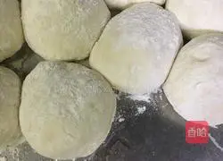 Illustration of how to make lotus leaf steamed buns 6
