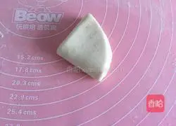 Milk Goldfish Steamed Buns Illustration of how to do it 8