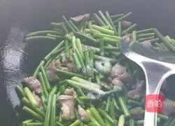 Illustration of how to make fried noodles with garlic and sprouts (home-cooked version) 5